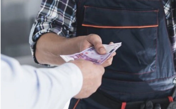 WHEN DO YOU PAY A PLUMBER IN LONDON?